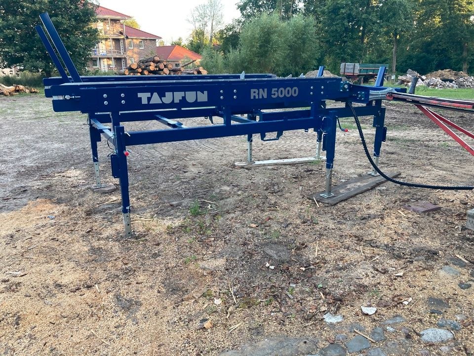 Tajfun Fördertisch Sägespaltautomat mieten in Wrestedt – 3