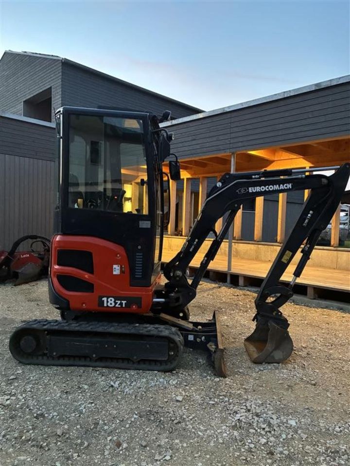 Minibagger Bagger 1,8t incl 3 Löffel Meißel mieten in Binswangen
