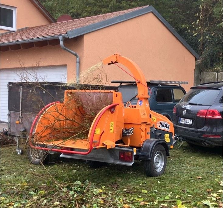 Holz häcksler Buschhacker Holzhacker mieten in Binswangen – 2