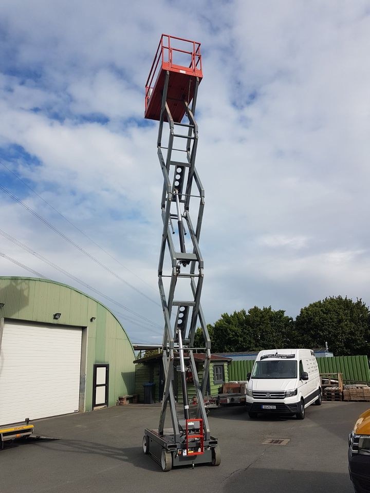 Scherenbühne Arbeitsbühne Skyjack Steiger 12m mieten in Ense – 4