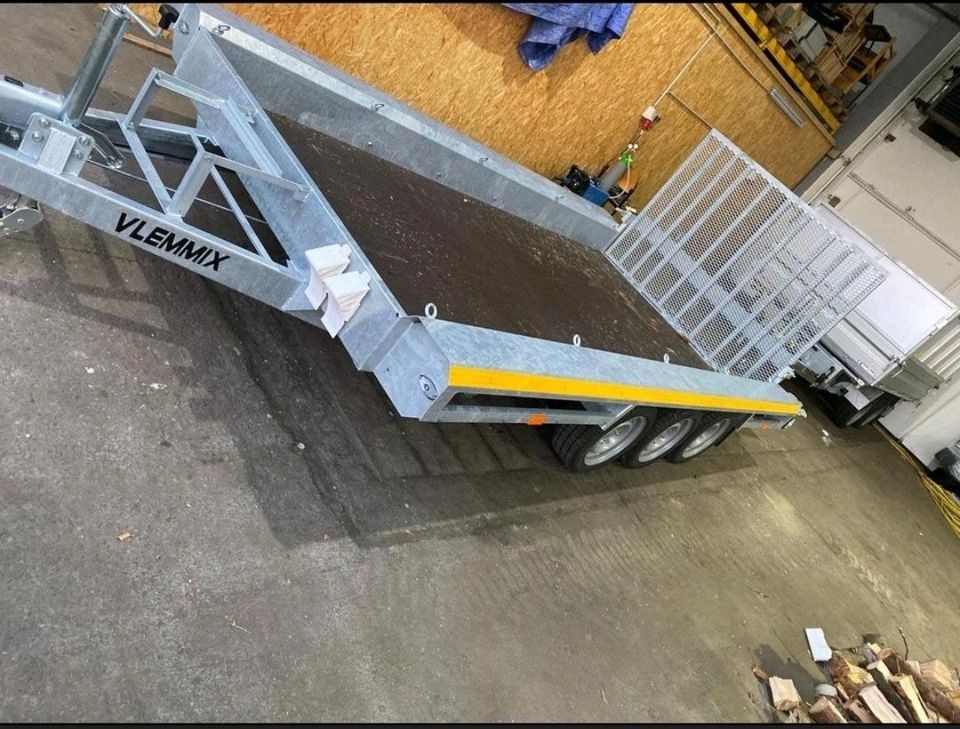 Baumaschinen Anhänger Tieflader Bagger mieten bei Vermietung Jolk – 3
