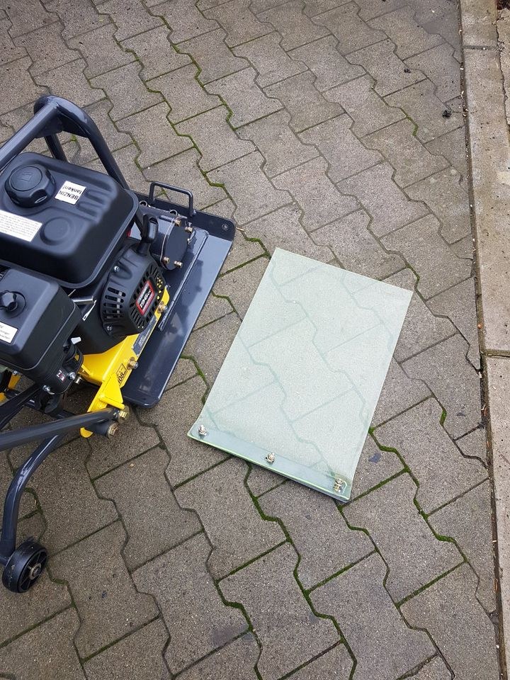 Rüttelplatte 70 kg verdichter Stampfer Bagger mieten in Ense – 4