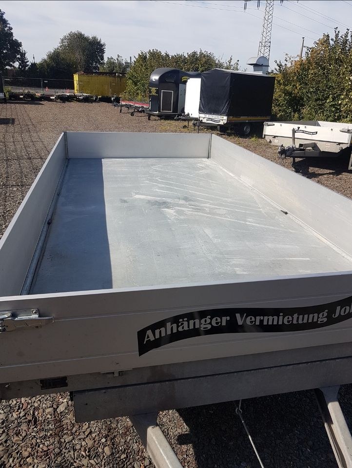 Dreiseitenkipper kipper Anhänger Transporter mieten in Ense – 4