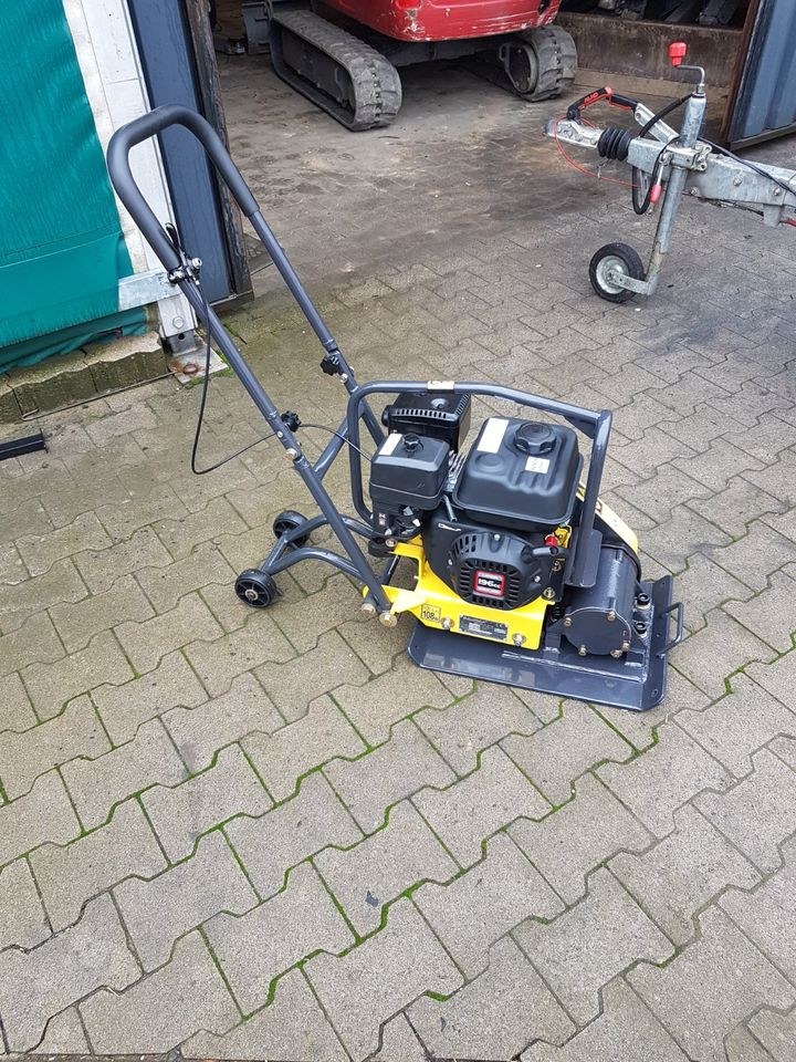 Rüttelplatte 70 kg verdichter Stampfer Bagger mieten in Ense – 2