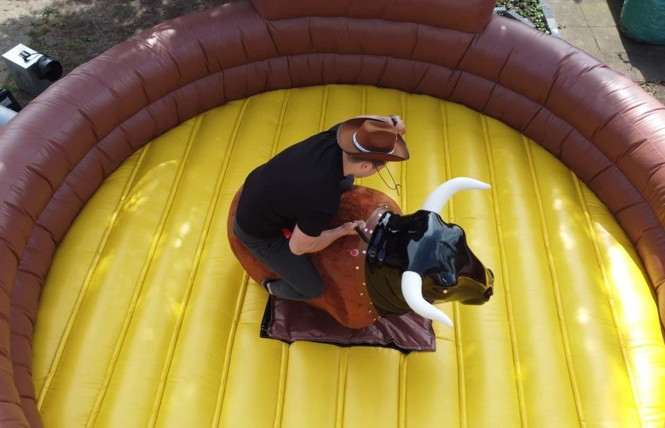 Rodeo Bullriding Bullenreiten Hüpfburg mieten in Paderborn – 3