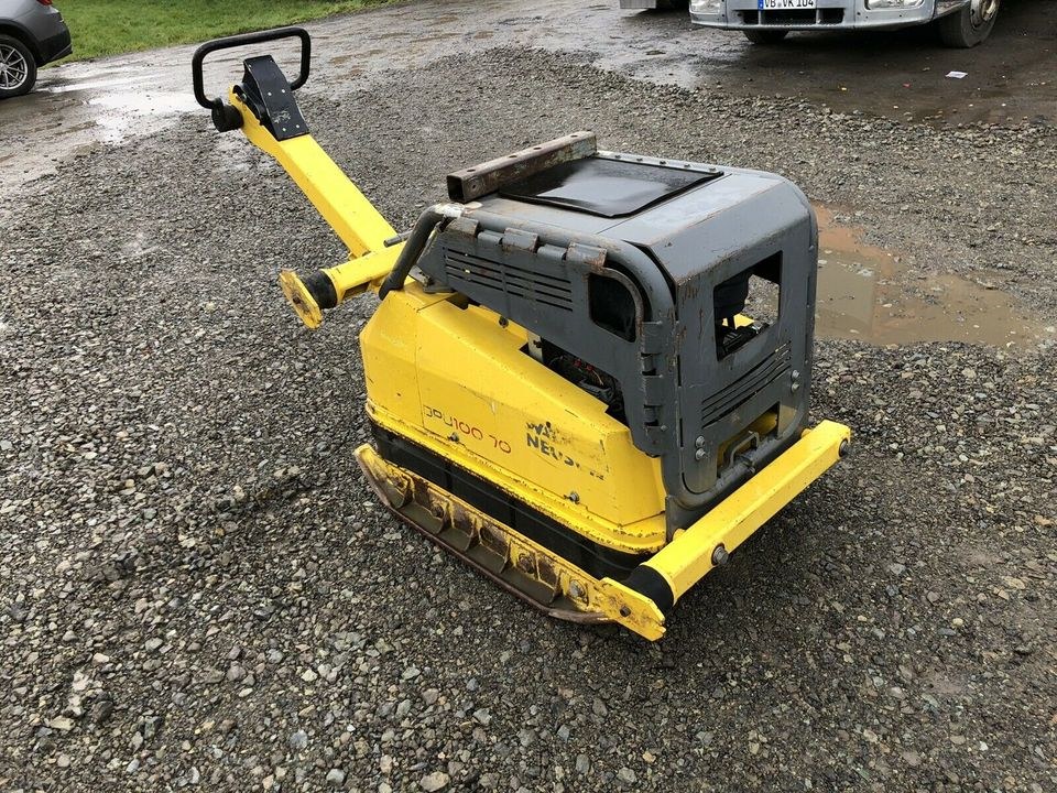 Wacker DPU 100 70Le Rüttelplatte Stampfer 750 mieten in Mücke