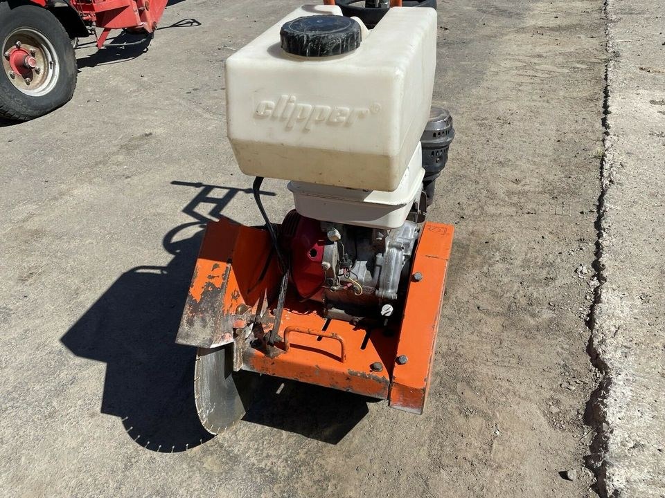 Clipper C 99 Fugenschneider Asphaltschneider mieten in Mücke – 4