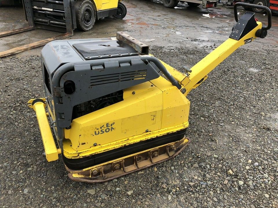 Wacker DPU 100 70Le Rüttelplatte Stampfer 750 mieten in Mücke – 2