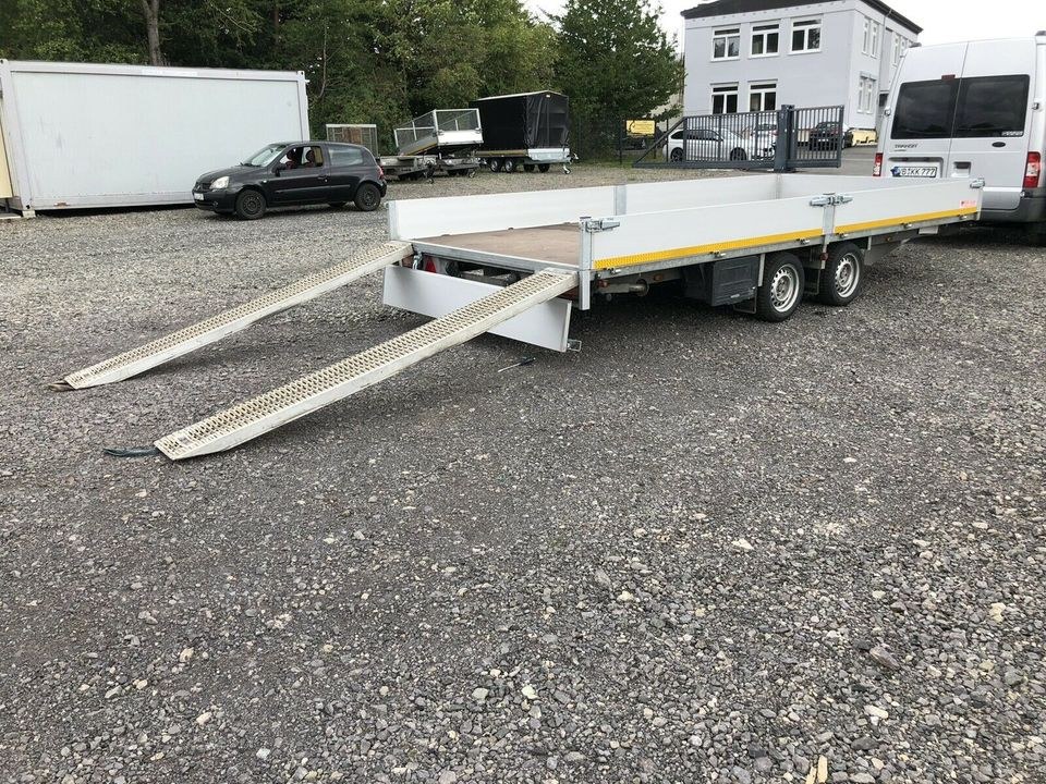 Hochlader Plattform Autotransporter Trailer mieten in Mücke – 4