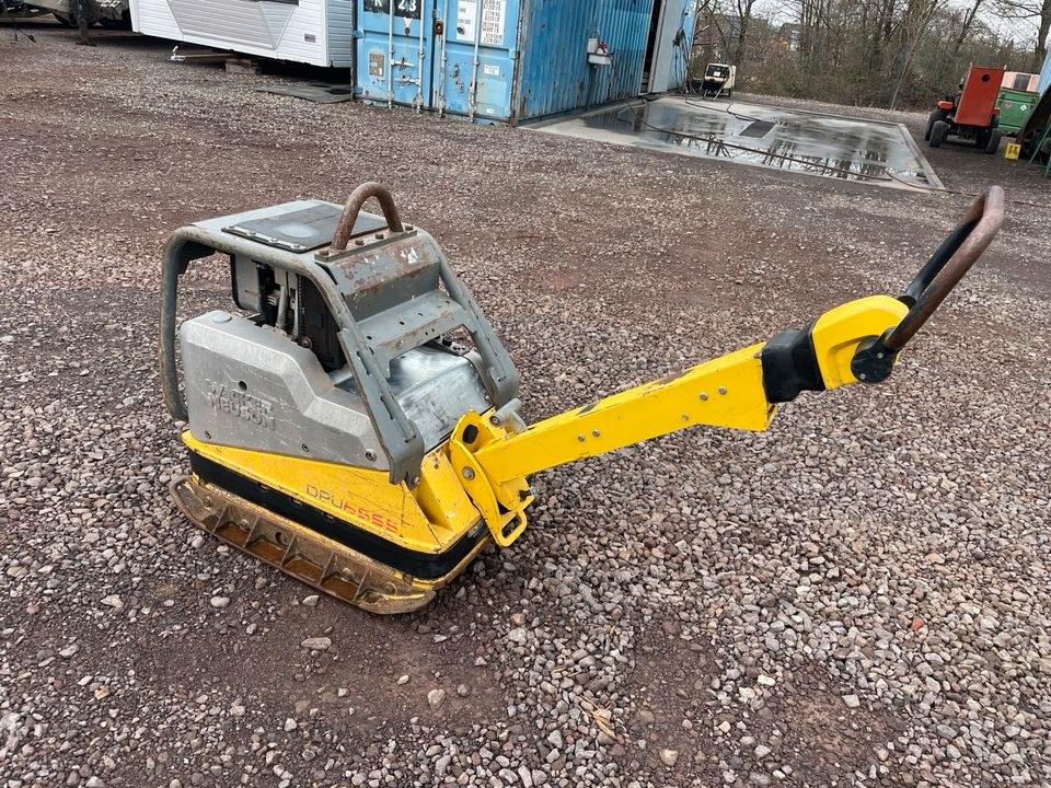 Wacker DPU 6555 He E Start 495kg Rüttelplatte mieten in Mücke – 2