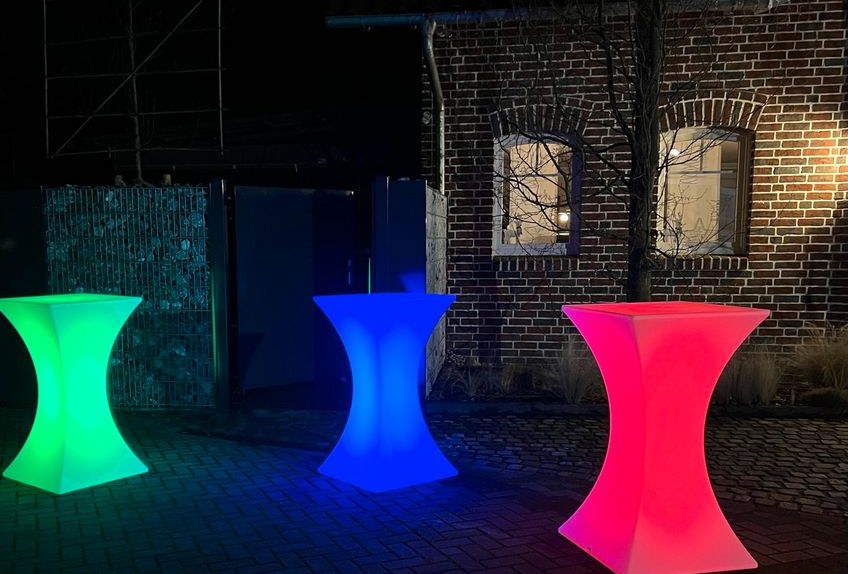 LED Stehtische RGB Akku Eyecatcher mieten in Versmold