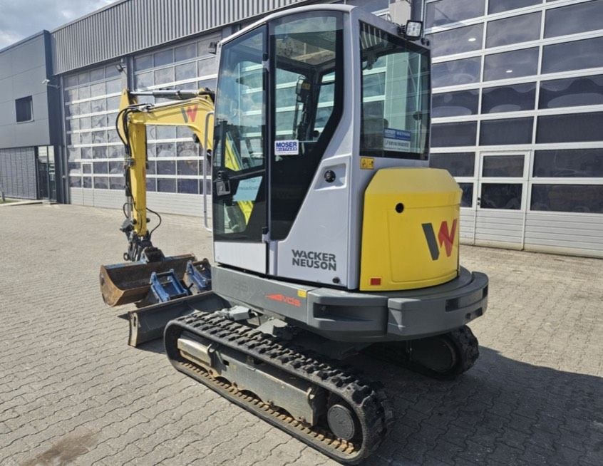 Minibagger 4 5 t u gewerblich mieten bei LO Maschinenverleih – 4