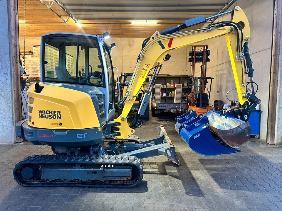 Minibagger 4 5 t u gewerblich mieten bei LO Maschinenverleih