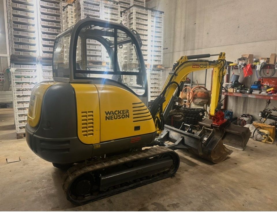 Minibagger gewerblich Bagger Wacker mieten bei LO Maschinenverleih – 4