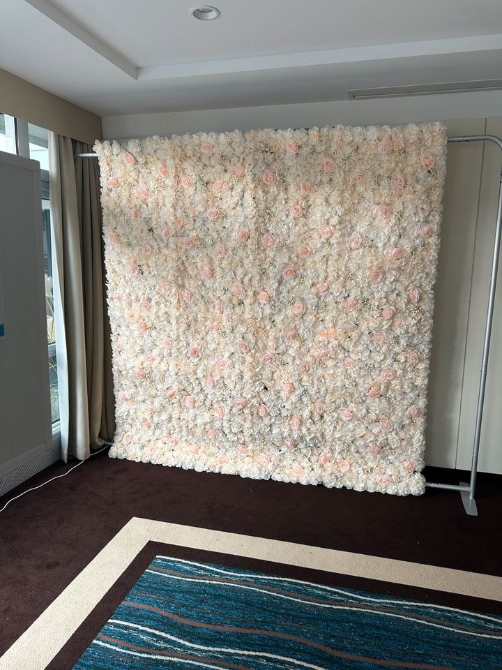 Kunstblumenwand mieten bei Luvo Events – für die Hochzeit – 3