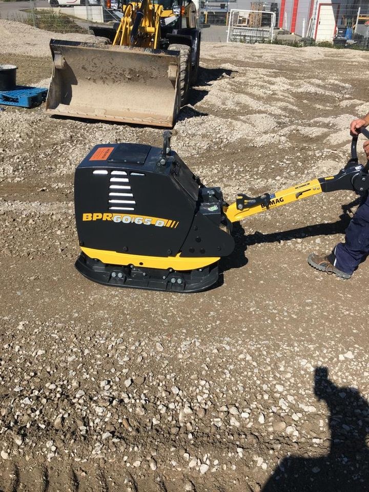 Rüttelplatte 450kg verdichten mieten bei MPS Baumaschinen