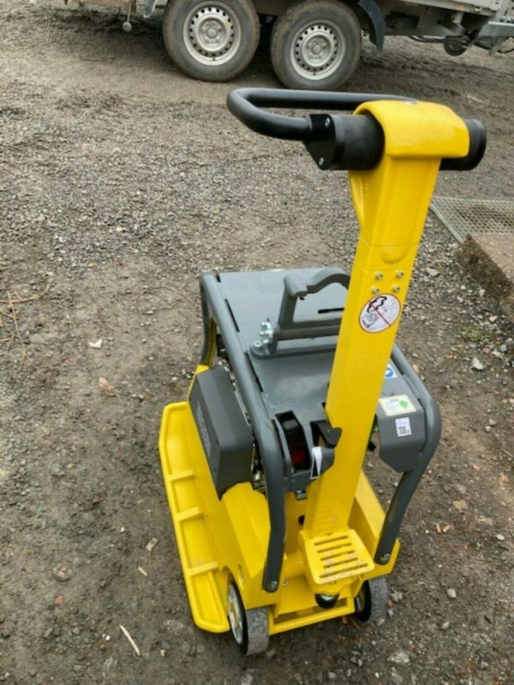 Rüttelplatte ca.150kg verdichten stampfen mieten bei MPS Baumaschinen