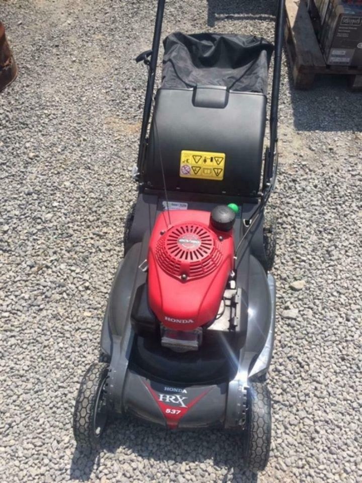 Groß Rasenmäher Honda HRX537 mieten bei MPS Baumaschinen