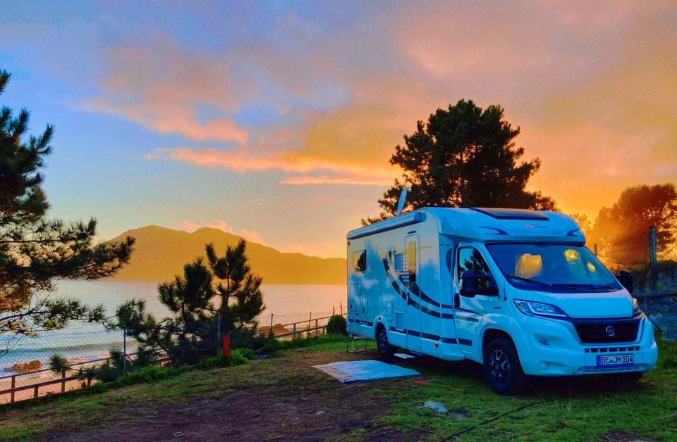 Wohnmobil Kastenwagen AHK Wohnwagen mieten in Greven