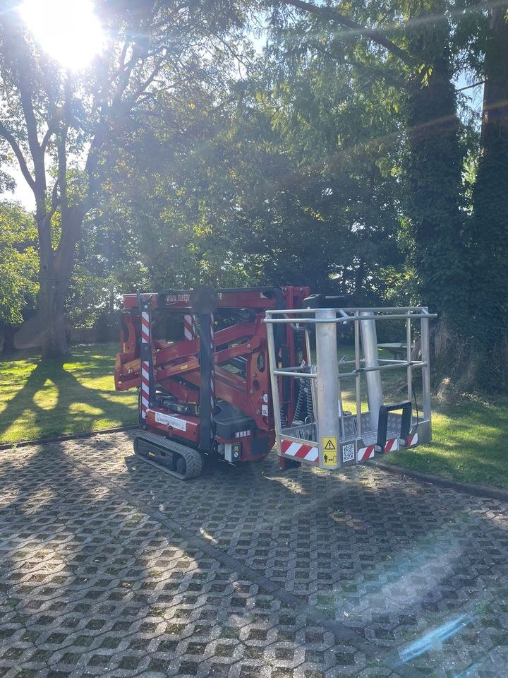 Arbeitsbühne Teleskoparbeitsbühne Hinowa Lift mieten in Euskirchen