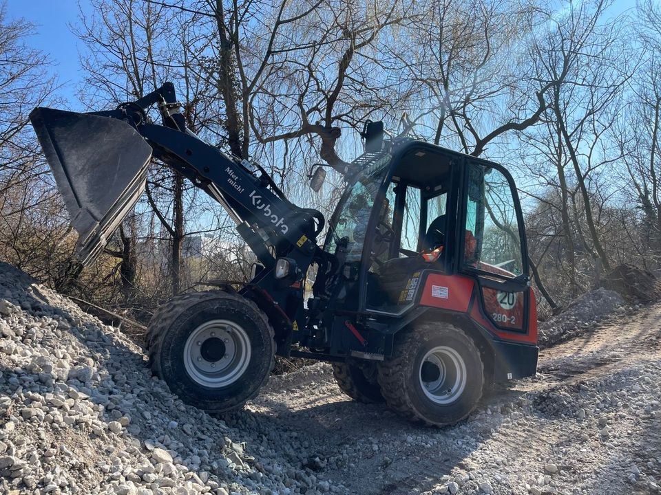 Radlader RT280 2.5t Kubota Baumaschinen mieten bei Mietpark Rupperath