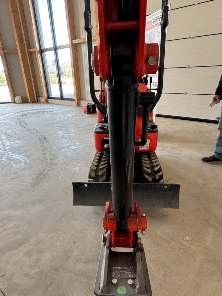 Microbagger Kubota K008 kleiner Bagger schmale mieten in Euskirchen – 2
