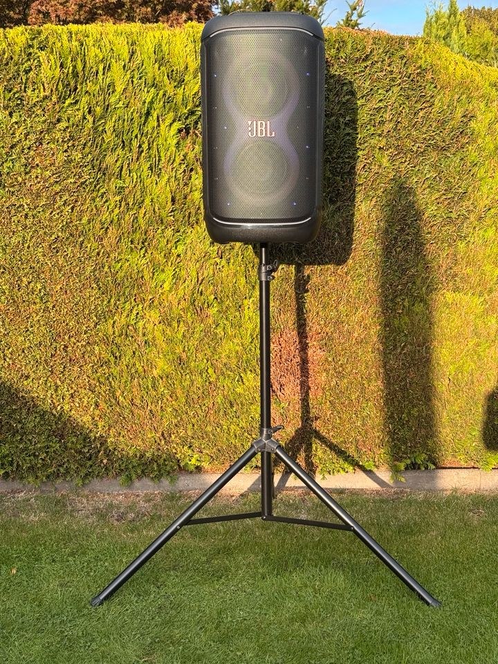 DJ Paket JBL PartyBox Licht Nebel Mikrofon mieten in Castrop-Rauxel – 4