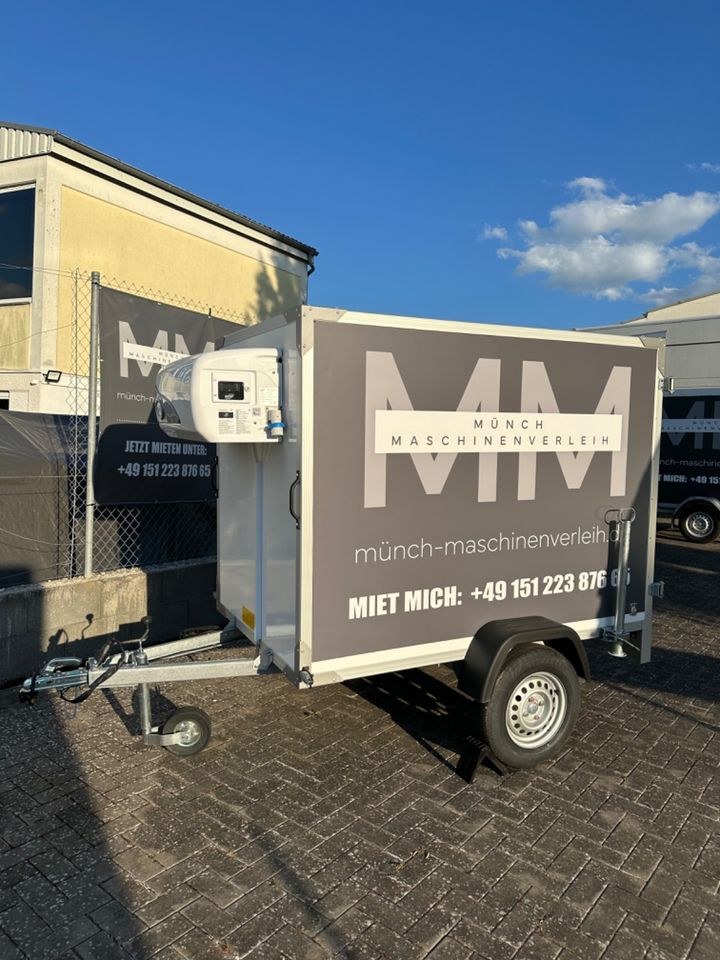 Kühlanhänger 750kg zum mieten in Waldbüttelbrunn – für Fest & Markt