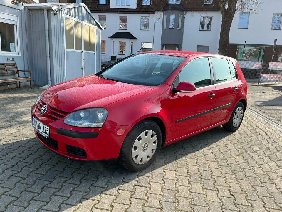 VW Golf 5 Limousine mieten in Lünen – für den großen Auftritt
