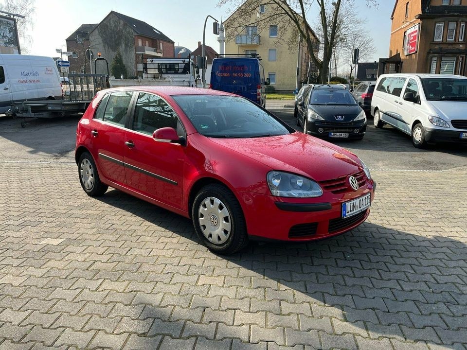 VW Golf 5 Limousine mieten in Lünen – für den großen Auftritt – 2