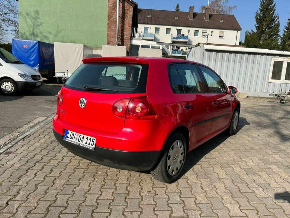 VW Golf 5 Limousine mieten in Lünen – für den großen Auftritt – 3