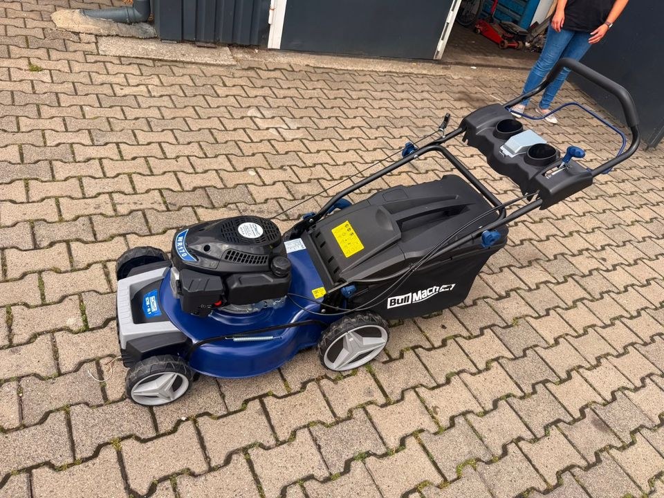 Benzin Rasenmäher mieten in Lünen – für Garten & Grundstück