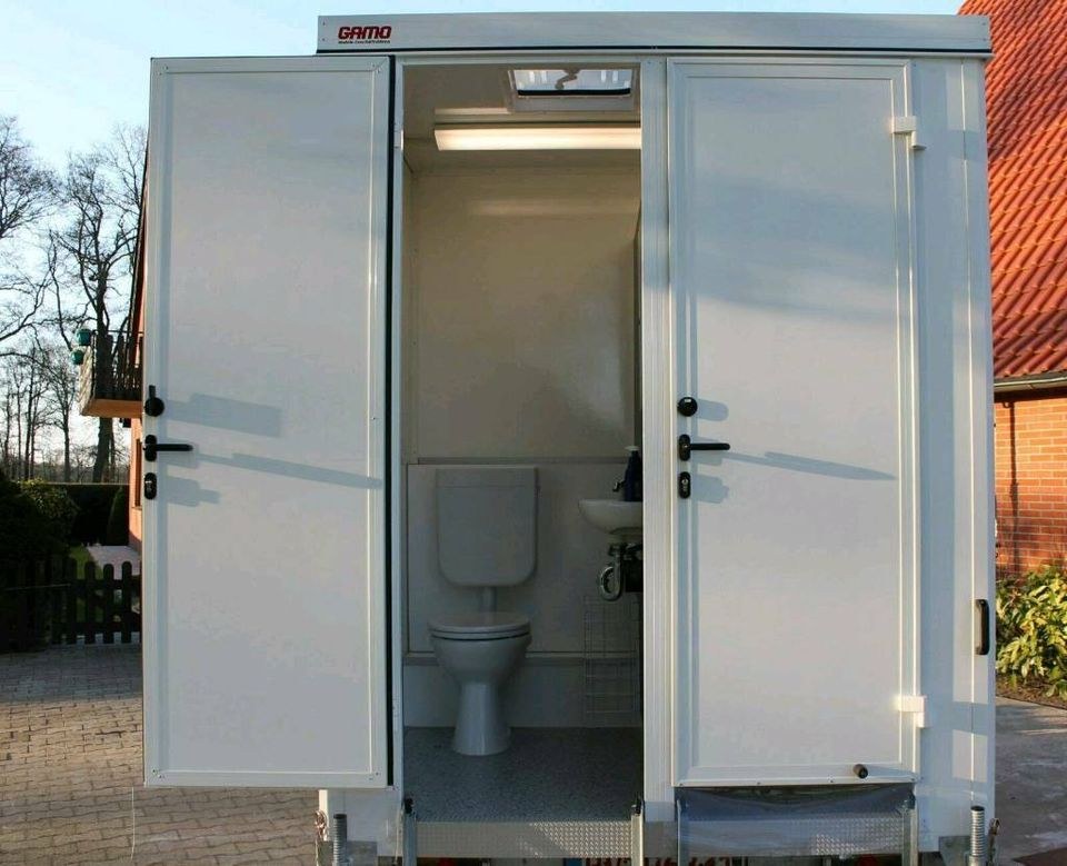 Großer Toilettenwagen mieten bei PES Vischer – für Baustelle & Fest – 3