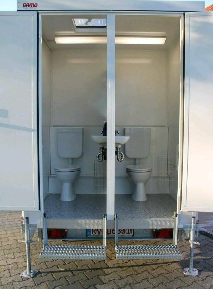 Großer Toilettenwagen mieten bei PES Vischer – für Baustelle & Fest – 2