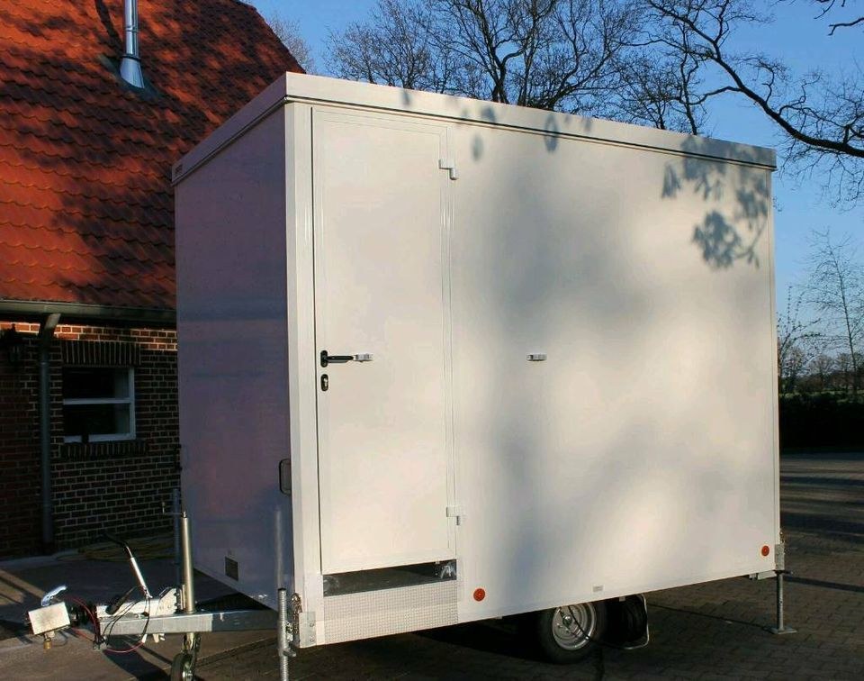 Großer Toilettenwagen mieten bei PES Vischer – für Baustelle & Fest – 4