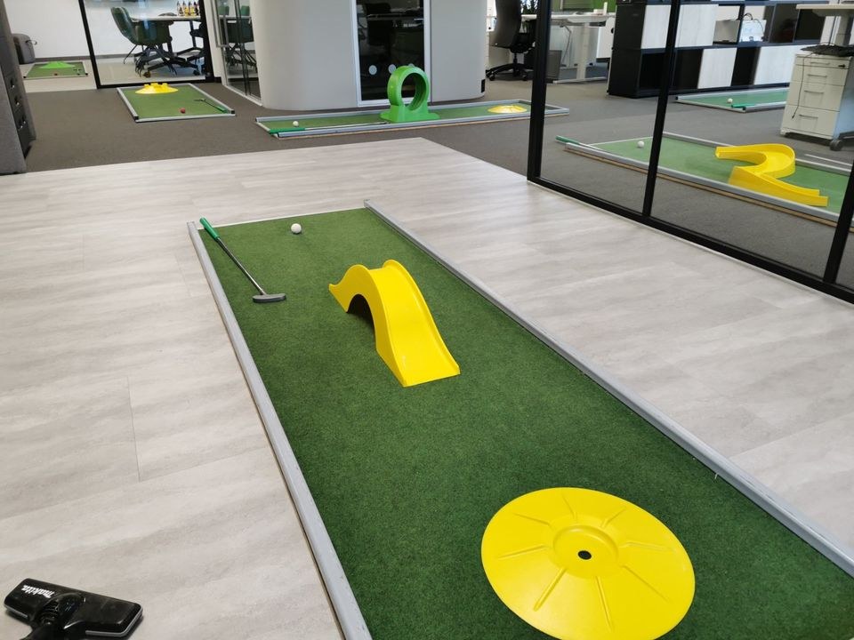 Minigolfbahn mobiles Minigolf mieten bei Richter Events – Spiel & Spaß