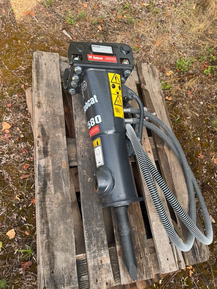 Bobcat Hydraulikhammer HB0580 passend mieten bei Dennis Schreiber Rent