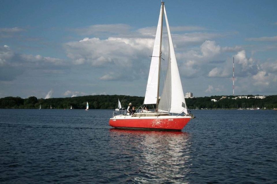 Segelyacht ein mehrere Tage mieten in Spandau – raus aufs Wasser