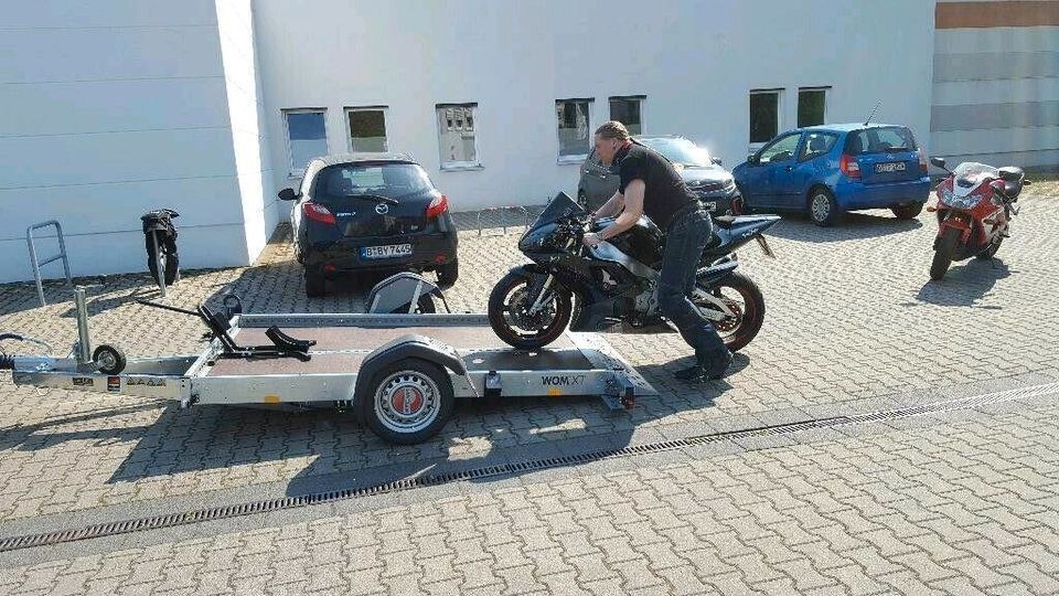 MOTORRAD ANHÄNGER ABSENKANHÄNGER N HÄNGER HARLEY mieten in Weissensee