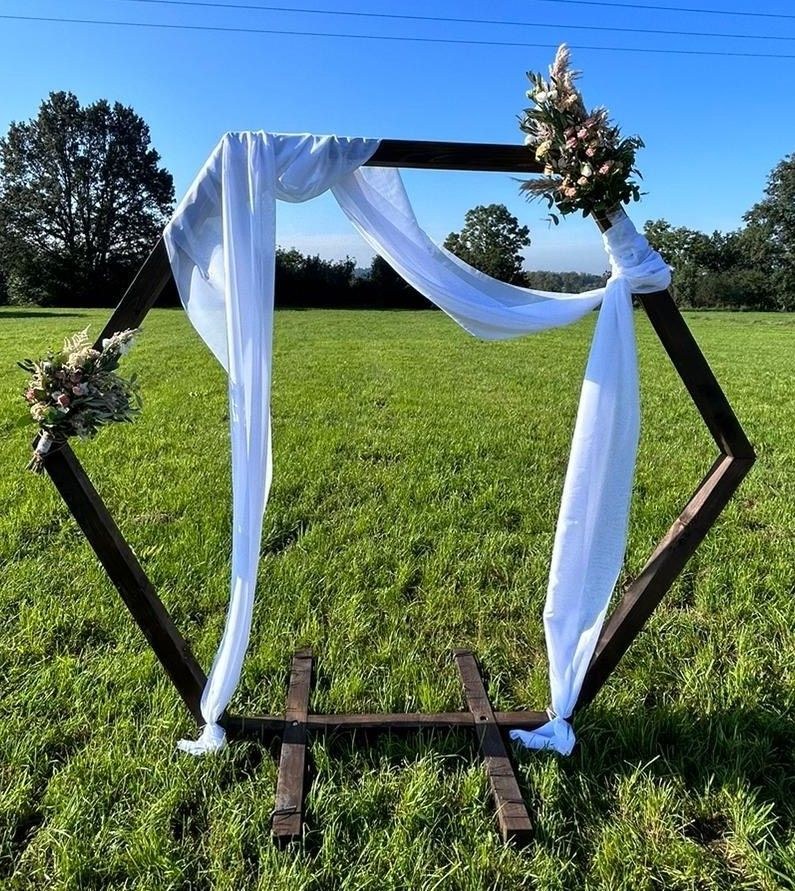 Traubogen Holz Hexagon mieten in Waging am See – für die Hochzeit