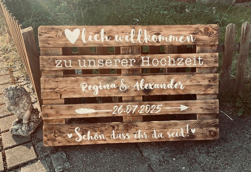 Personalisiertes Willkommensschild Palette mieten in Waging am See