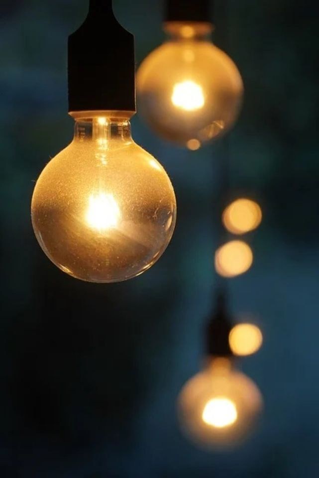 LED Lichterketten GLÜHBIRNEN warmweiß Deko mieten in Waging am See – 3
