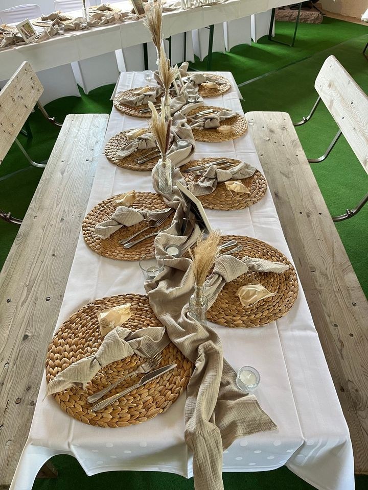Deko Musselin Servietten Tischläufer BEIGE mieten in Waging am See – 2