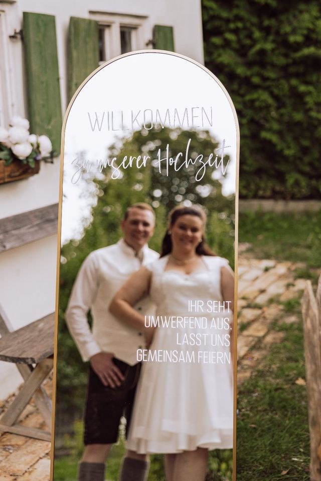 Spiegel Willkommensschild mieten in Waging am See – für die Hochzeit