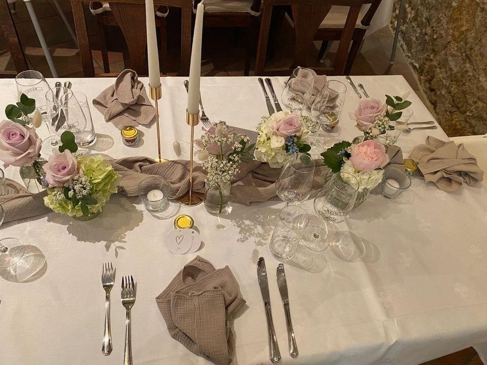 Musselin Stoff Servietten Tischläufer BEIGE mieten in Waging am See – 3