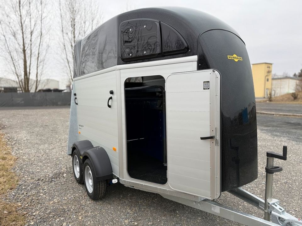 Pferdeanhänger Sattelkammer Pferdetransporter mieten – 2