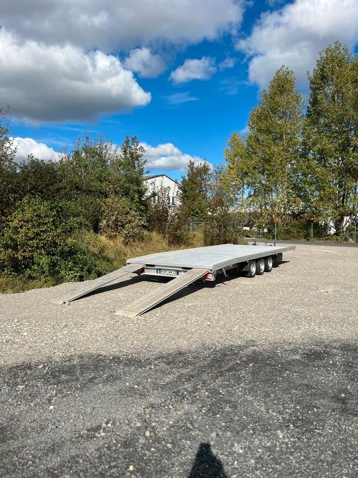 Autotransportanhänger Trailer EXTRA BREITE 2,5 mieten