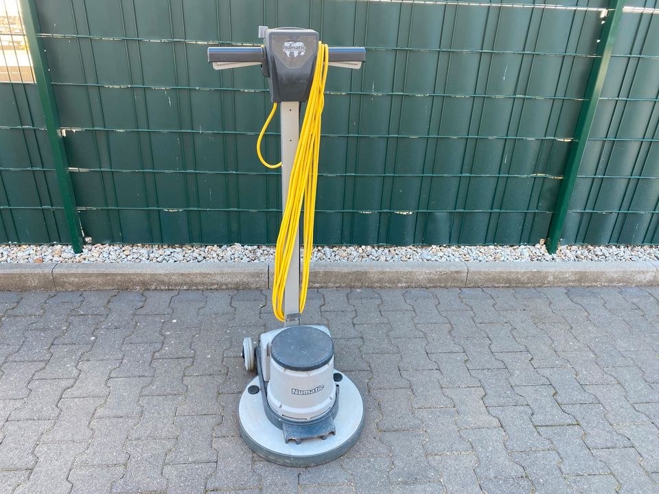 Einscheibenmaschine mieten bei Waldis Mietpark