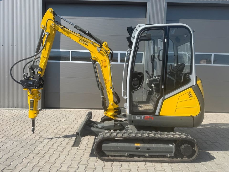 Bagger Wacker ET 24 Abbruchhammer Epiroc SB 152 mieten