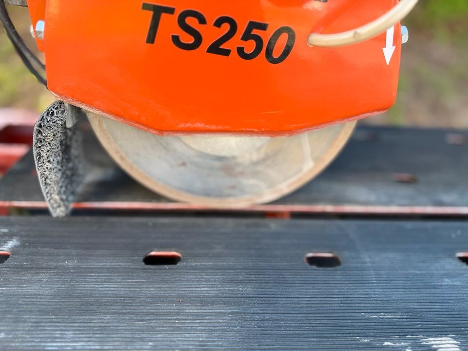 Flisentrennmaschine Steinsäge Tischsäge mieten bei Waldis Mietpark – 4
